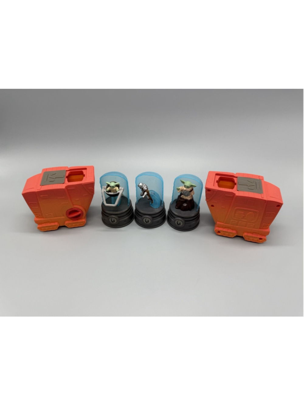 Star Wars Doorables Squish Squadron Containers & Burger King Mandalorian & Grogu